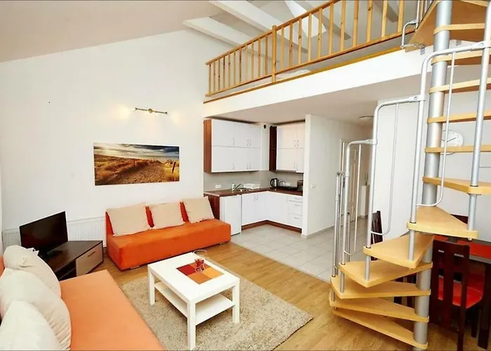 Miedzymorzem * 库瑞尼卡慕斯卡